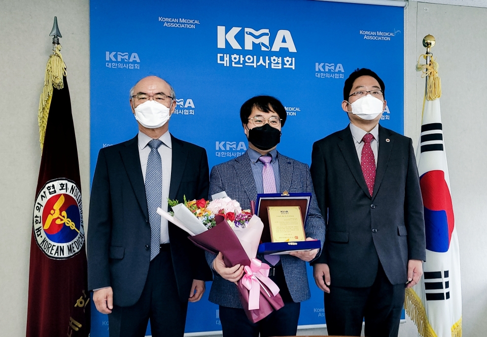 10월 21일 서울 용산 의협 임시회관에서 열린 제27회 의당학술상 시상식