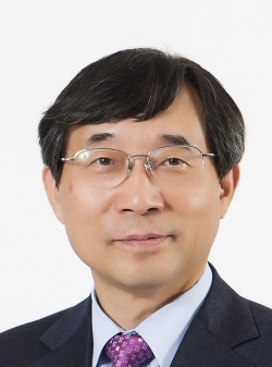 국립암센터 제8대 원장에 국립암센터 가정의학과 서홍관 박사가 선임됐다.