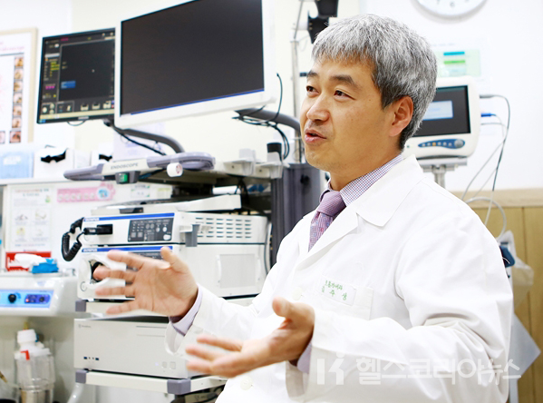 김주상 가톨릭대학교 인천성모병원 호흡기내과 교수가 최근의 폐암 치료 실태에 대해 설명하고 있다.