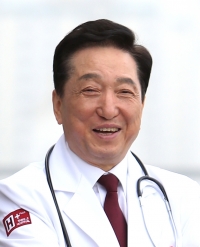 에이치플러스 양지병원 김철수 이사장